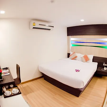 Studio Sukhumvit 11 By Icheck Inn