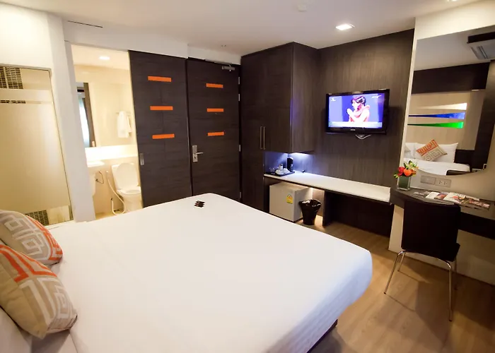 Sukhumvit 11 By Icheck 3*