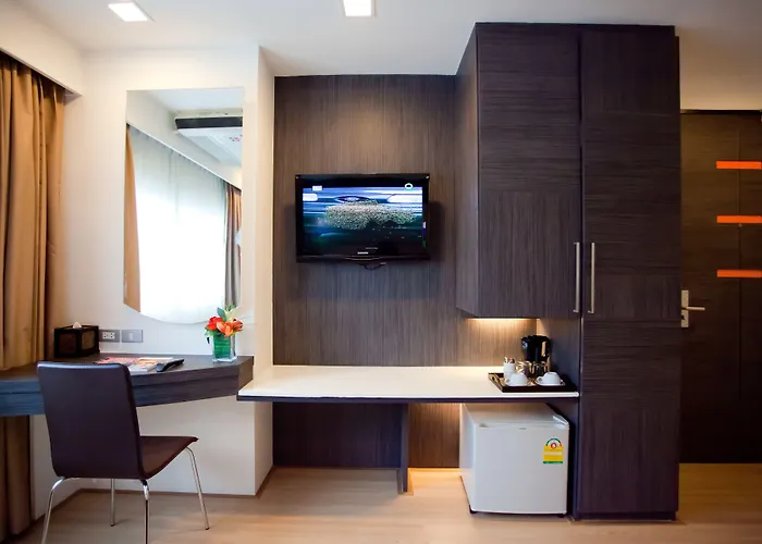 Sukhumvit 11 By Icheck Hotel