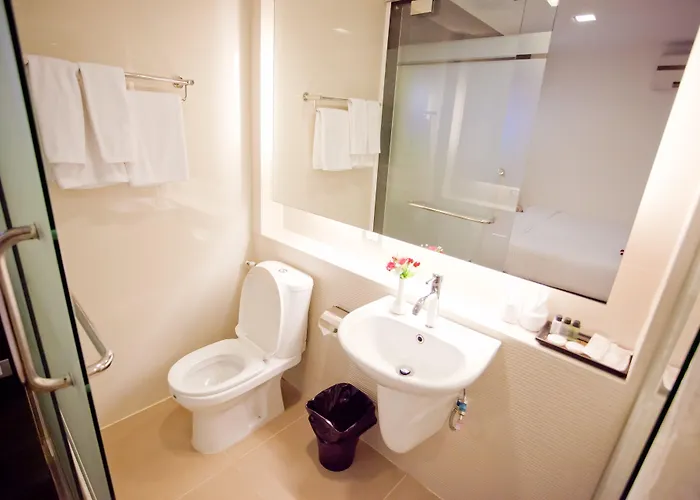 Sukhumvit 11 By Icheck 3*