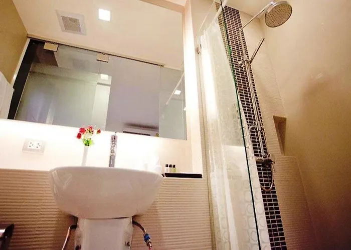 Sukhumvit 11 By Icheck Hotel 3*