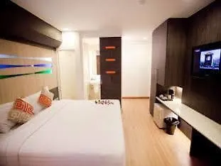 Sukhumvit 11 By Icheck Hotel 3*
