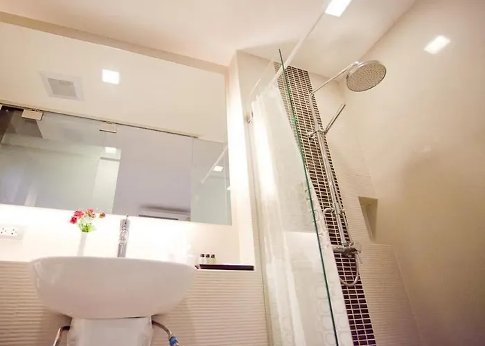 Sukhumvit 11 By Icheck Hotel 3*