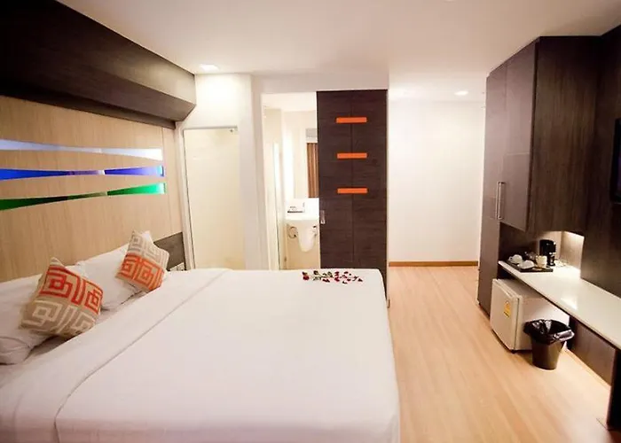Sukhumvit 11 By Icheck Hotel 3*